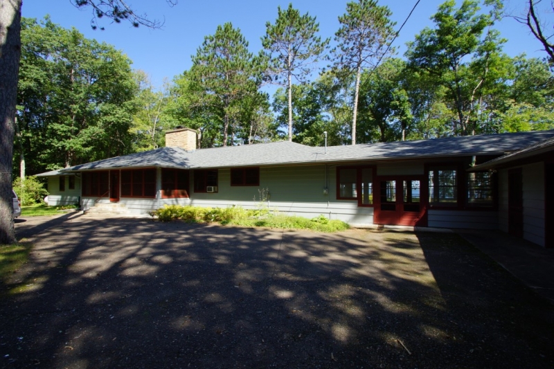 George’s Lakeside Haven